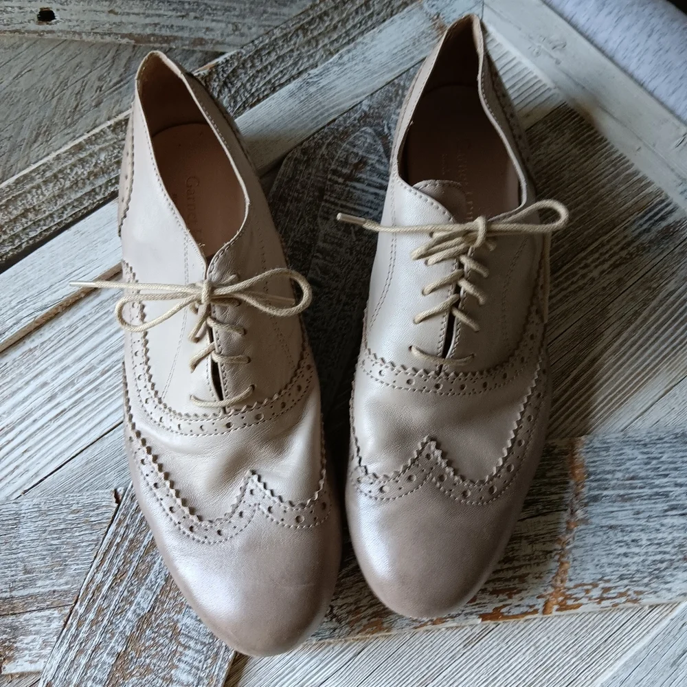 Garnet Hill Women's Taupe Leather Wingtip Oxfords